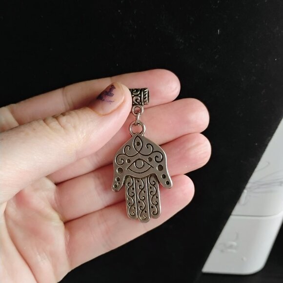 Unusual pendant - Picture 1 of 2